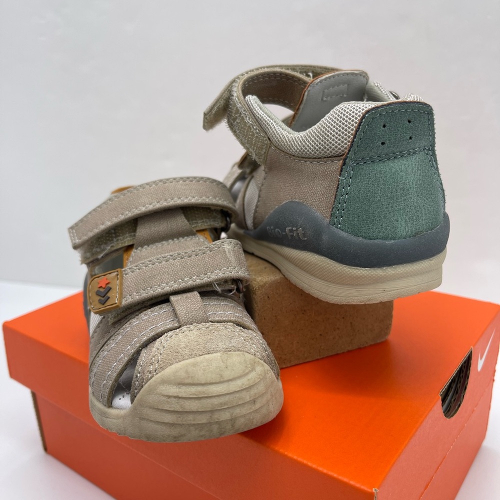 Kids Tan and Gray Sandals - Picture 7 of 16